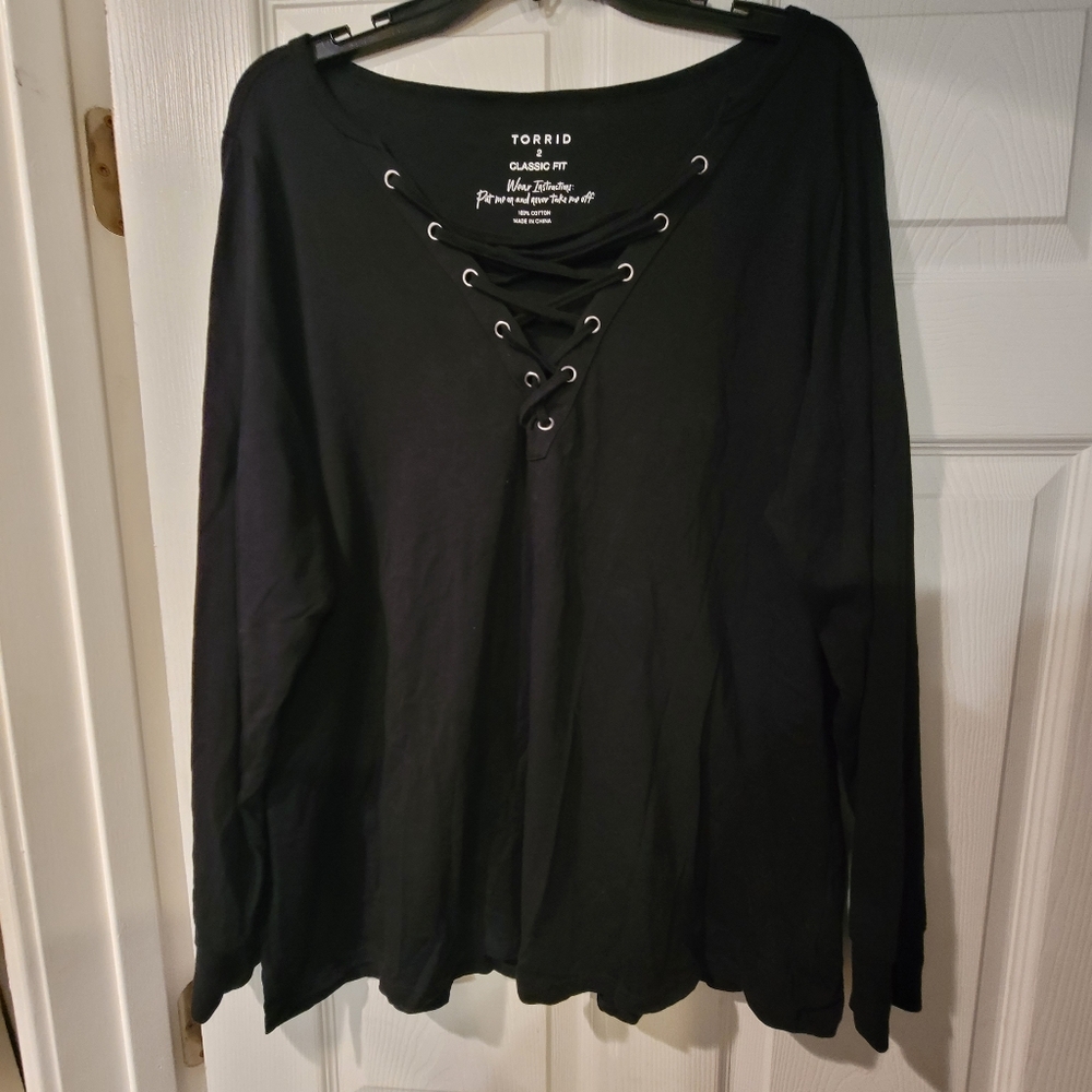 Torrid Sz 2 Black Lace-Up Women's Top